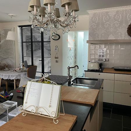 Guestsuite Lady Anna Μπριζ Εξωτερικό φωτογραφία