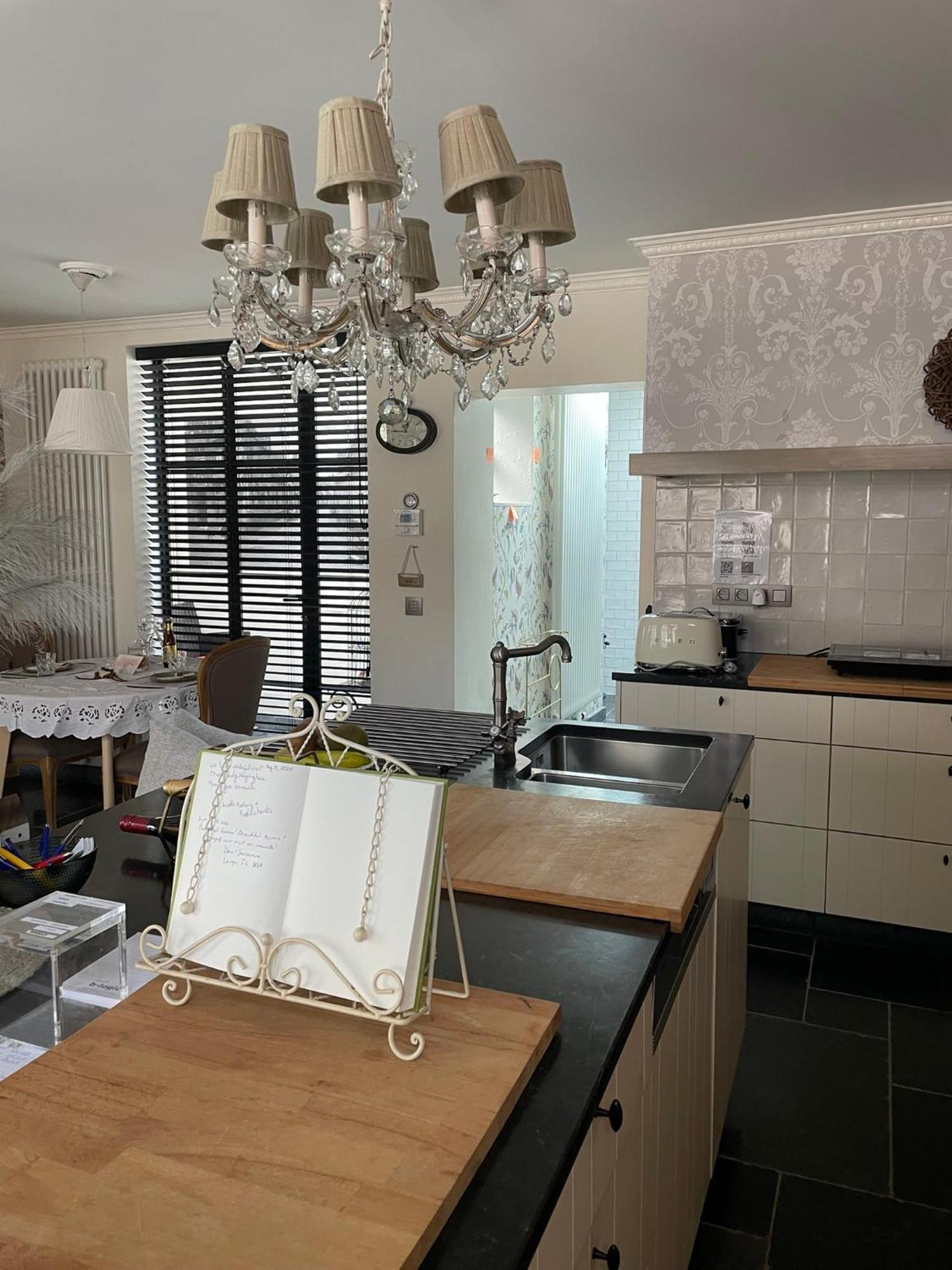 Guestsuite Lady Anna Μπριζ Εξωτερικό φωτογραφία
